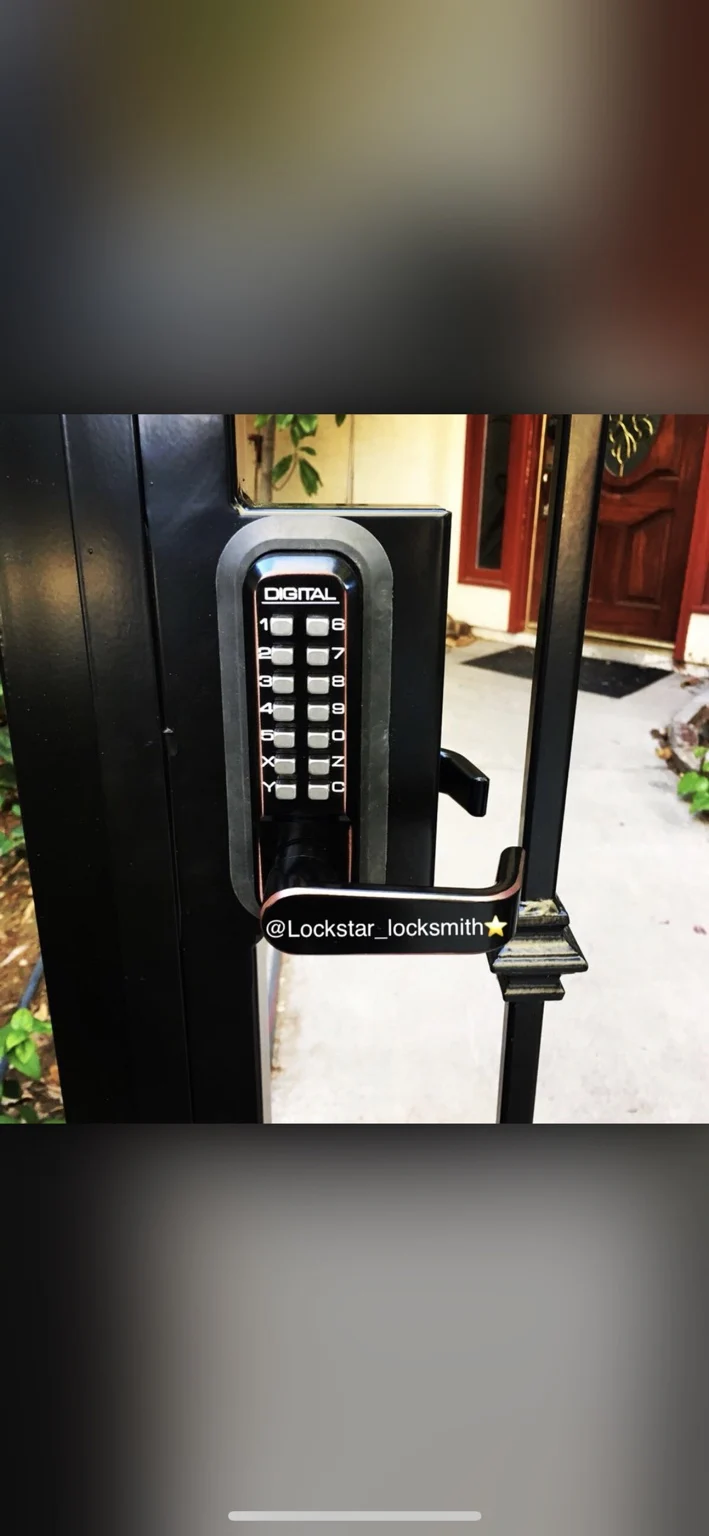 Keypad handle installed on a gate